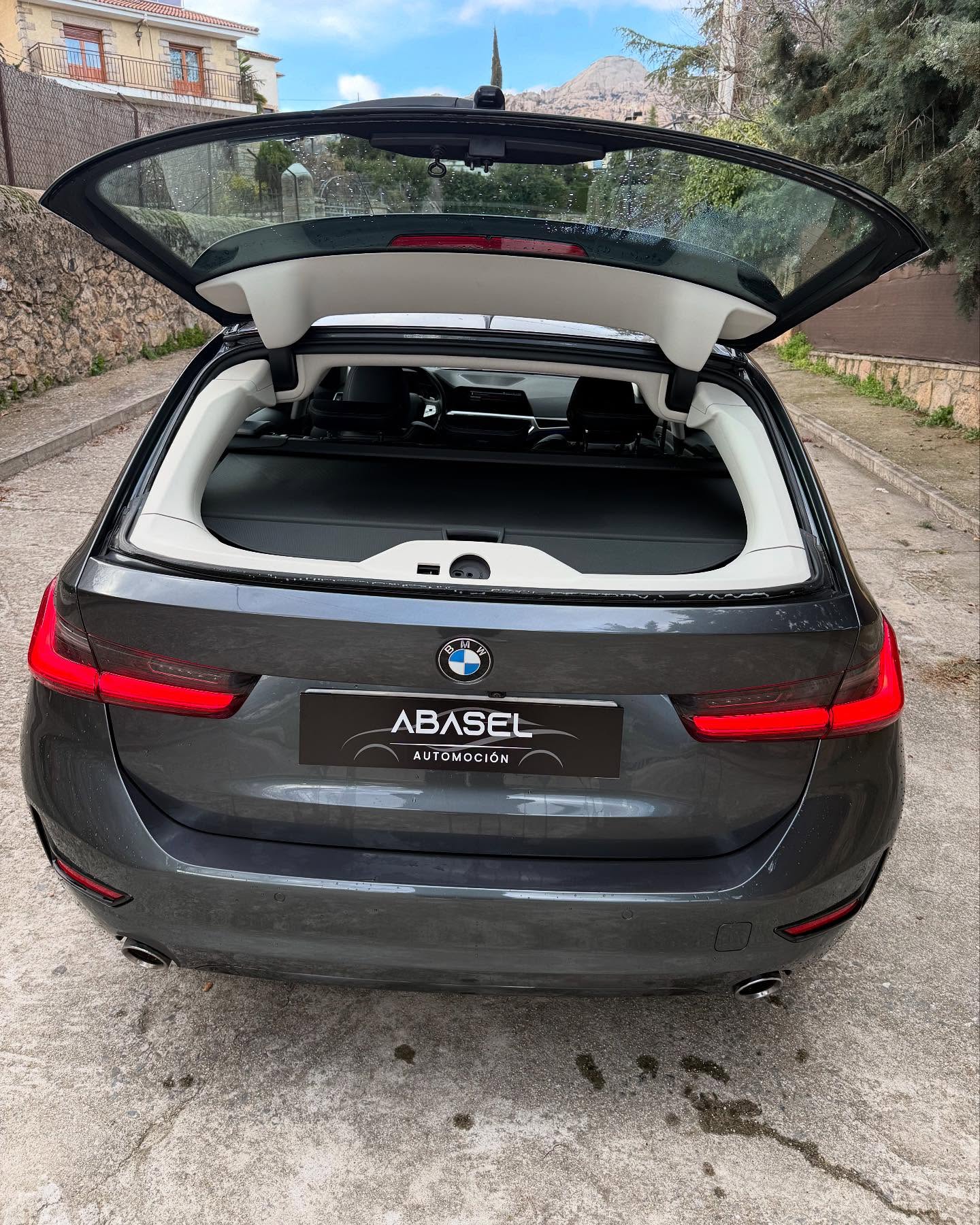 
								BMW serie 3 Touring 330i (258cv) lleno									