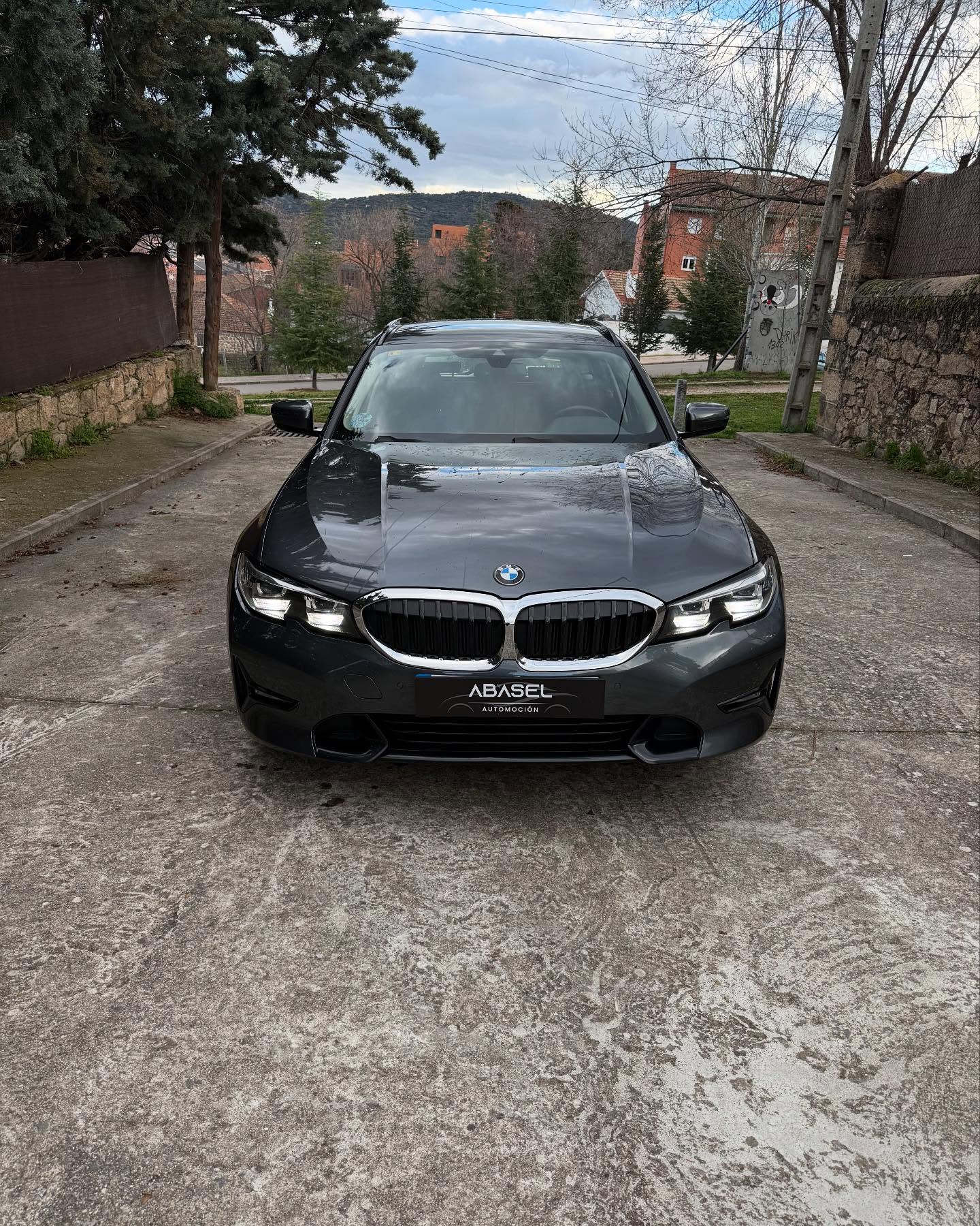 
								BMW serie 3 Touring 330i (258cv) lleno									