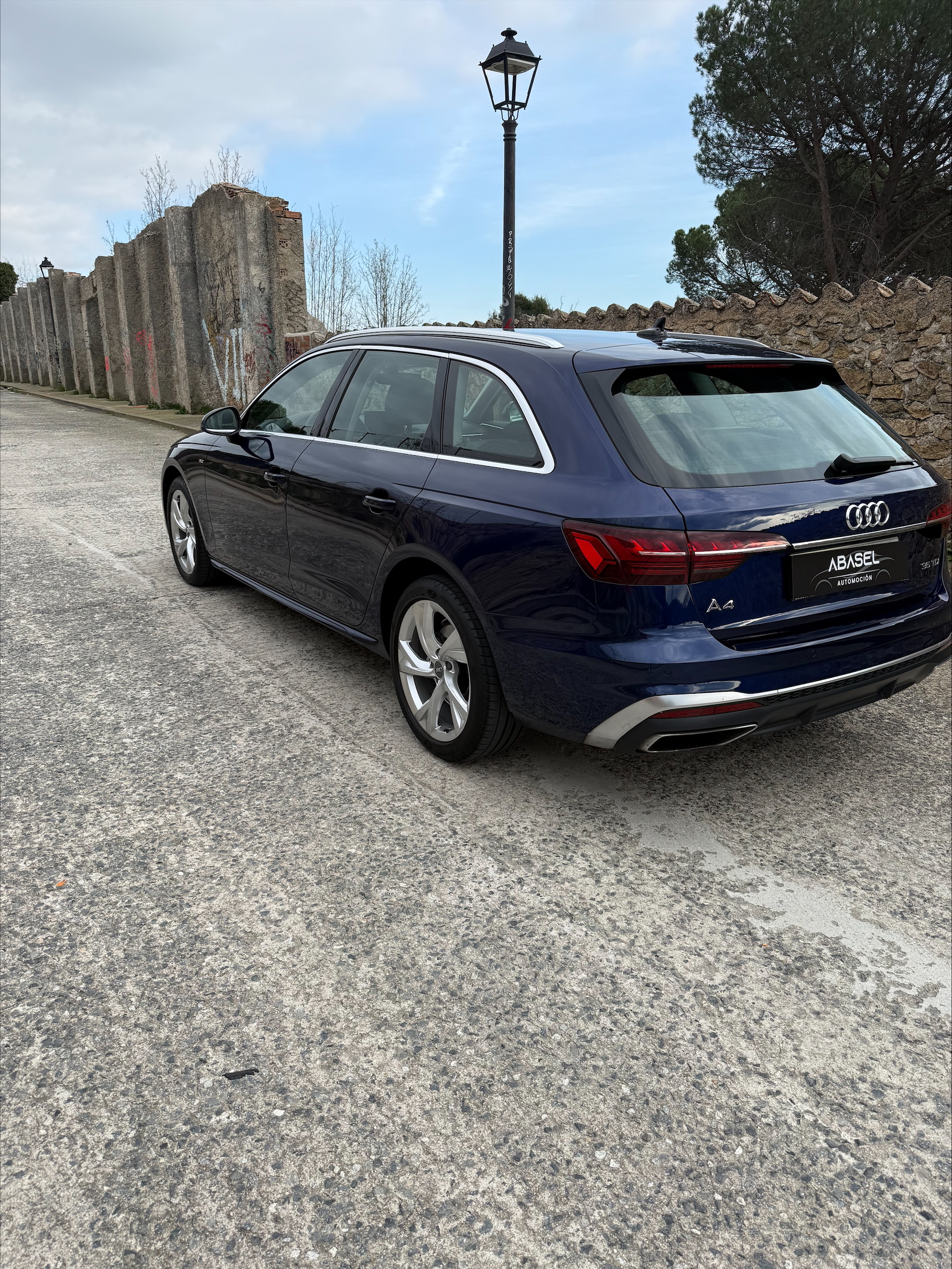 
								AUDI A4 AVANT 35 TDI S LINE (163CV) lleno									