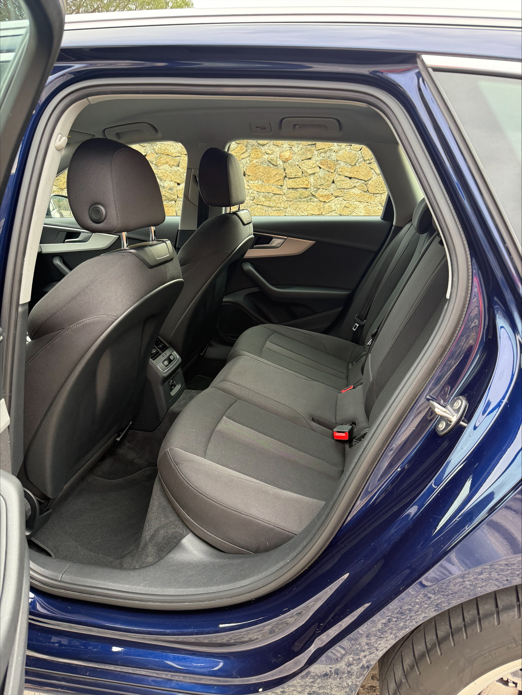 
								AUDI A4 AVANT 35 TDI S LINE (163CV) lleno									