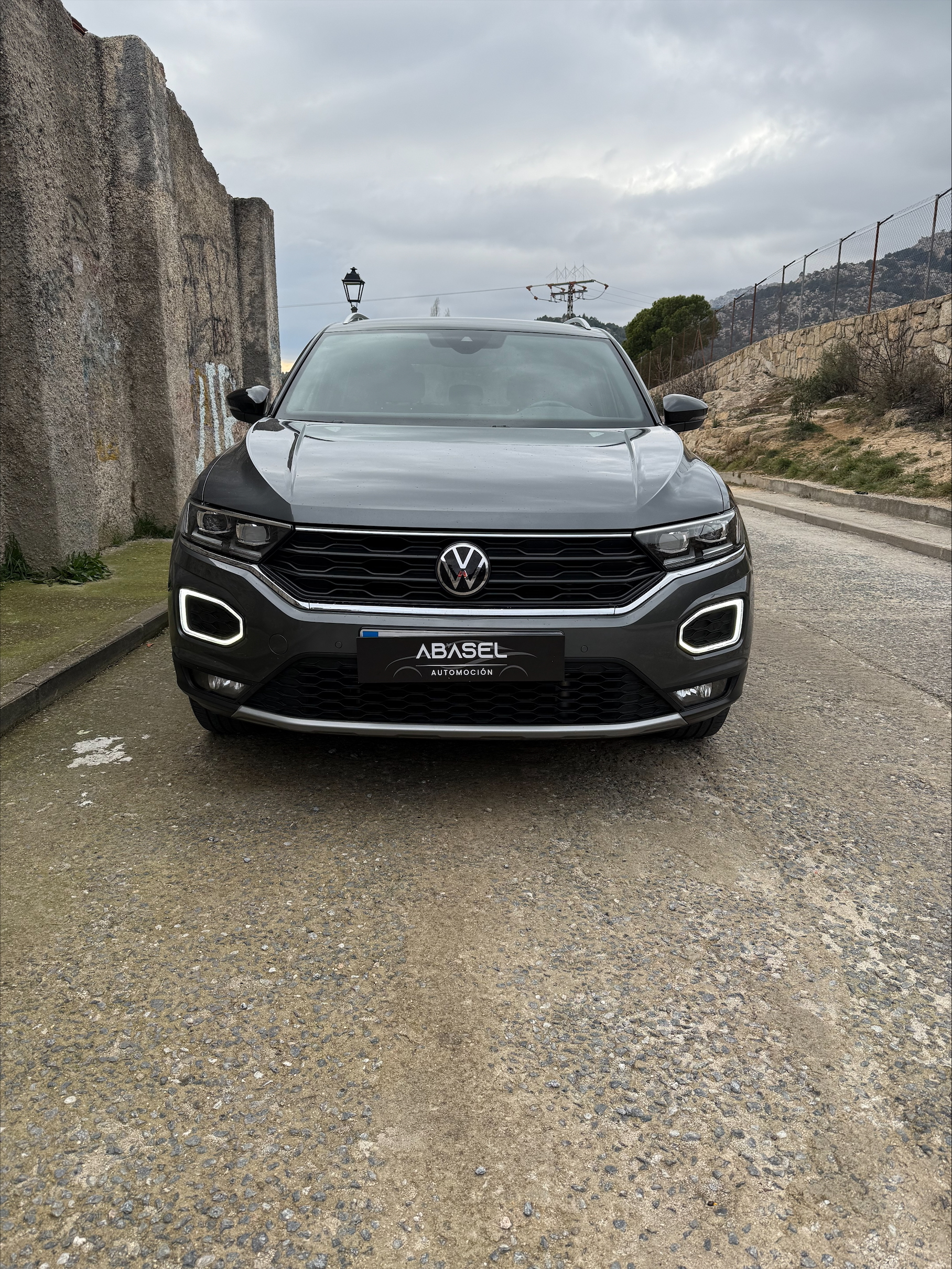 
								Volkswagen T-Roc 2021 1.5 TSI (150CV) lleno									