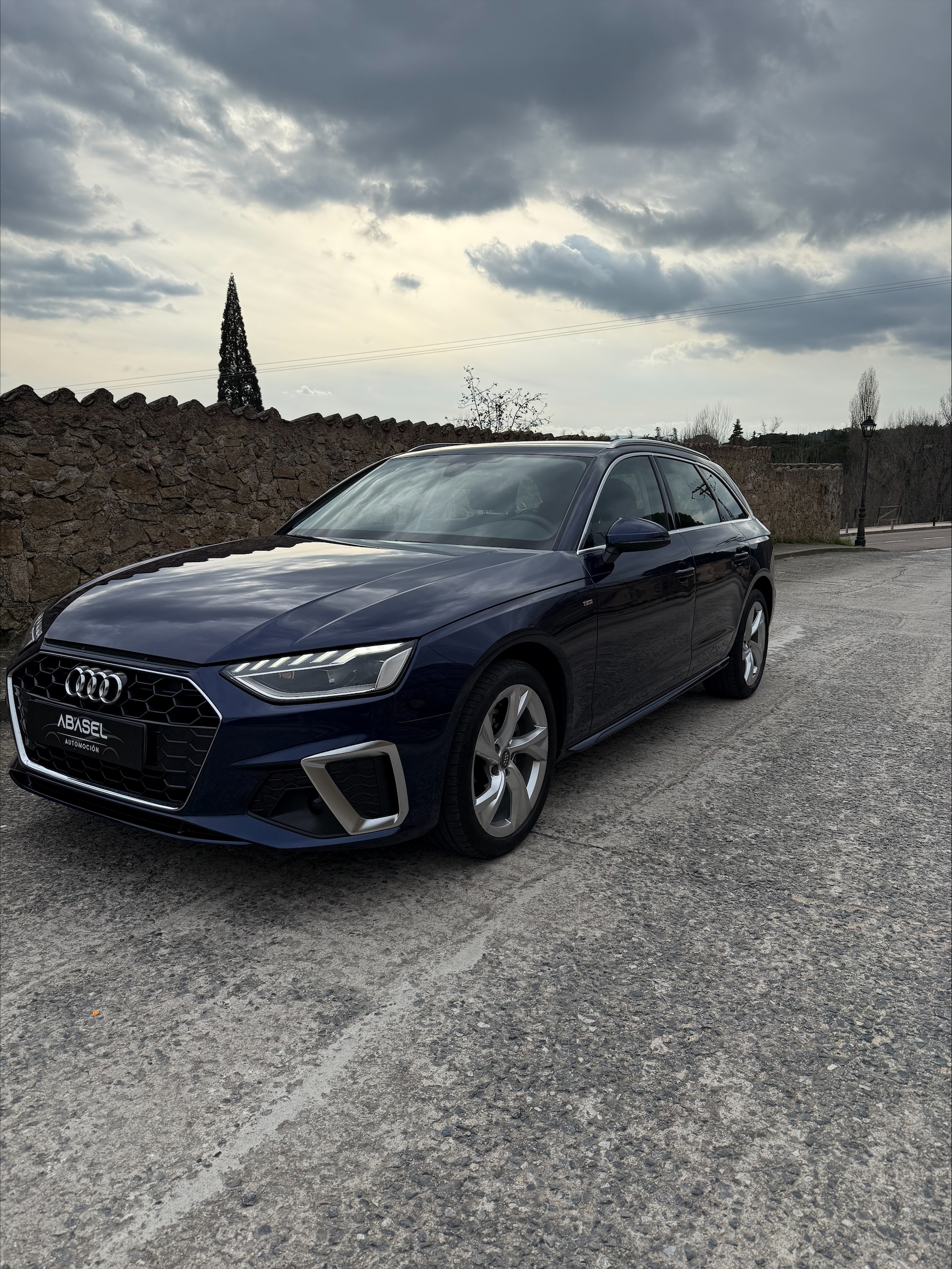 
								AUDI A4 AVANT 35 TDI S LINE (163CV) lleno									