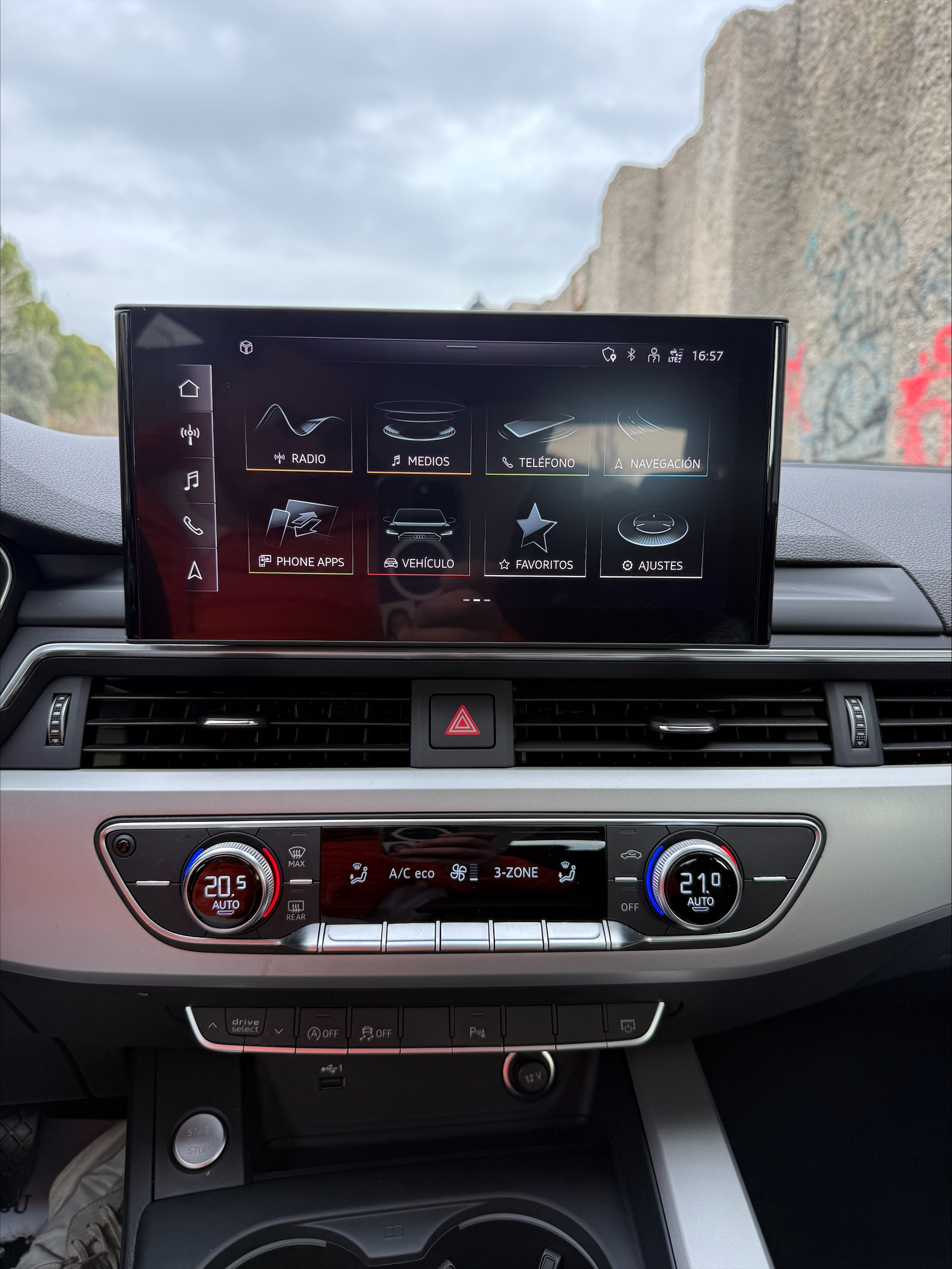 
								AUDI A4 AVANT 35 TDI S LINE (163CV) lleno									