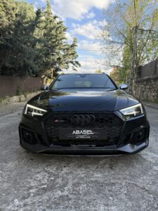 AUDI A4 RS4 Avant TFSI 331kW quattro tiptronic