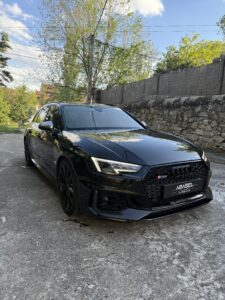AUDI A4 RS4 Avant TFSI 331kW quattro tiptronic