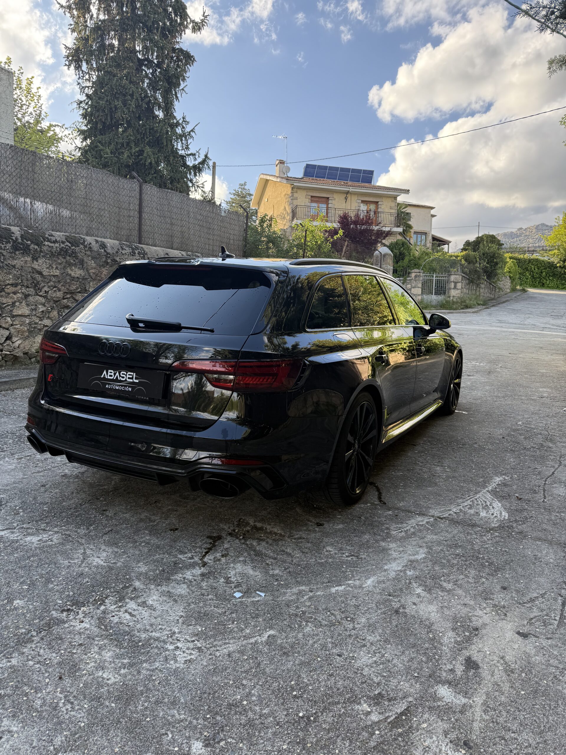 
								AUDI A4 RS4 Avant TFSI 331kW quattro tiptronic lleno									