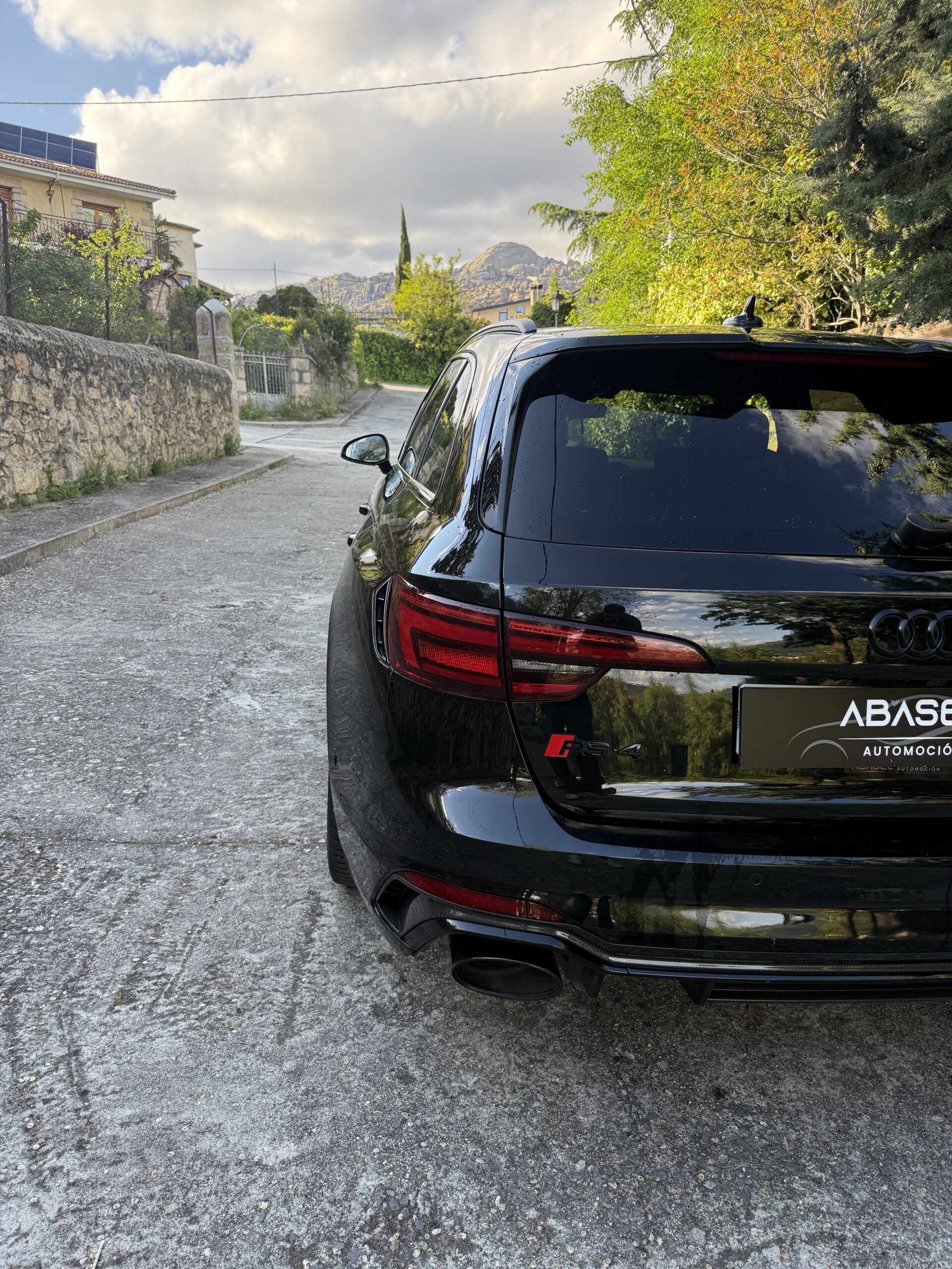 
								AUDI A4 RS4 Avant TFSI 331kW quattro tiptronic lleno									