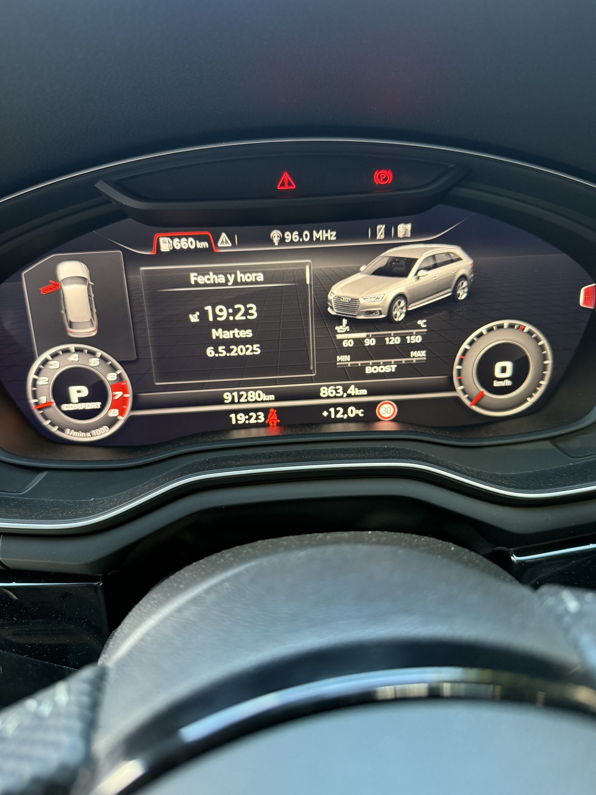 
								AUDI A4 RS4 Avant TFSI 331kW quattro tiptronic lleno									