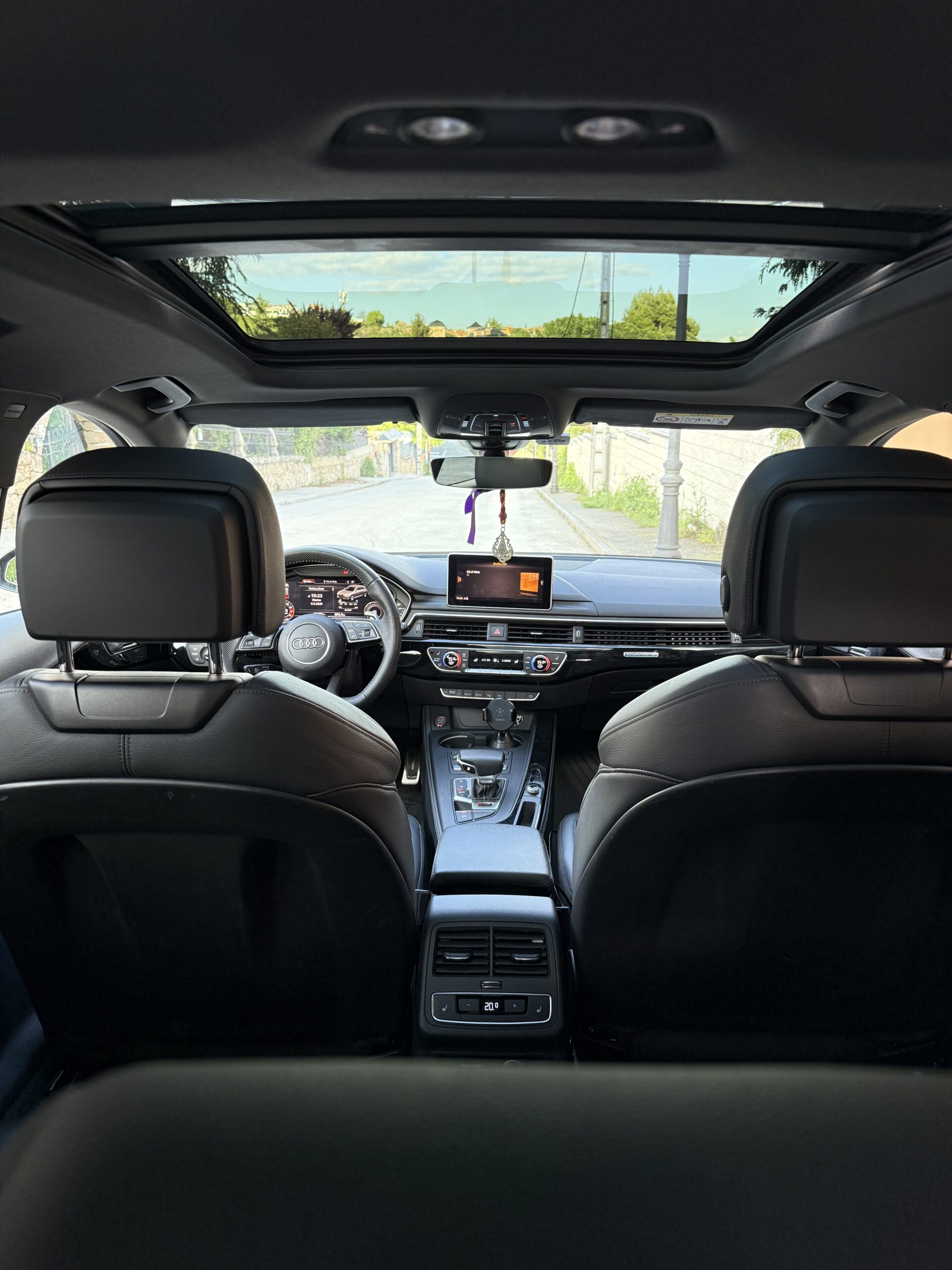 
								AUDI A4 RS4 Avant TFSI 331kW quattro tiptronic lleno									