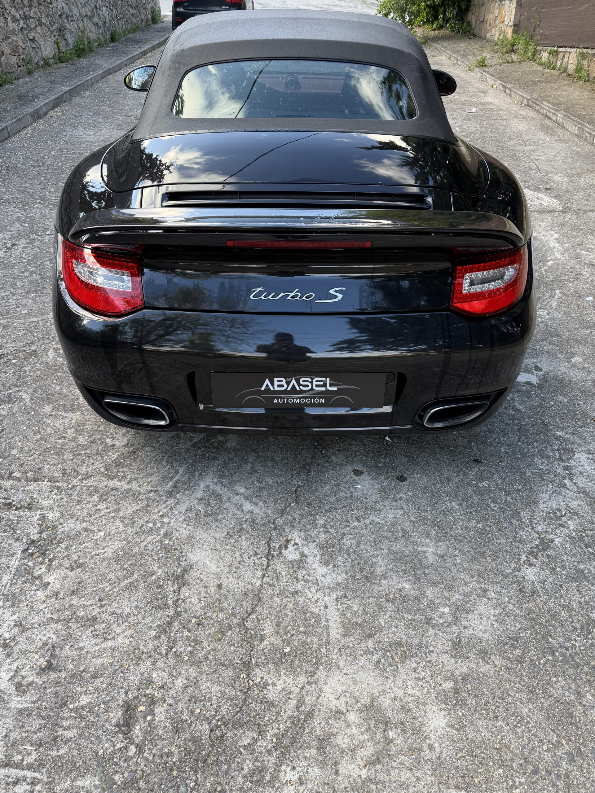 
								PORSCHE 911 Turbo S Cabrio lleno									