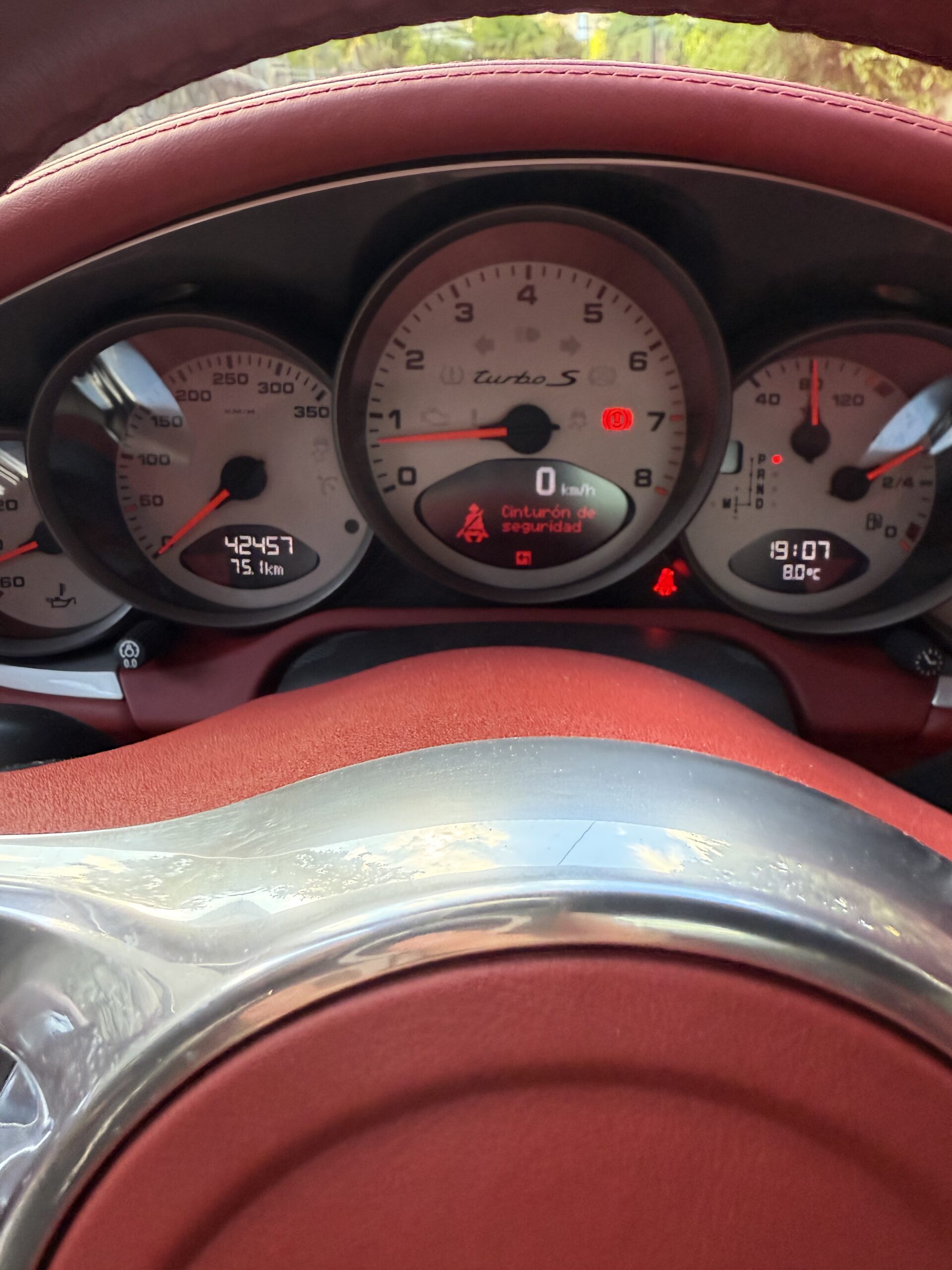 
								PORSCHE 911 Turbo S Cabrio lleno									