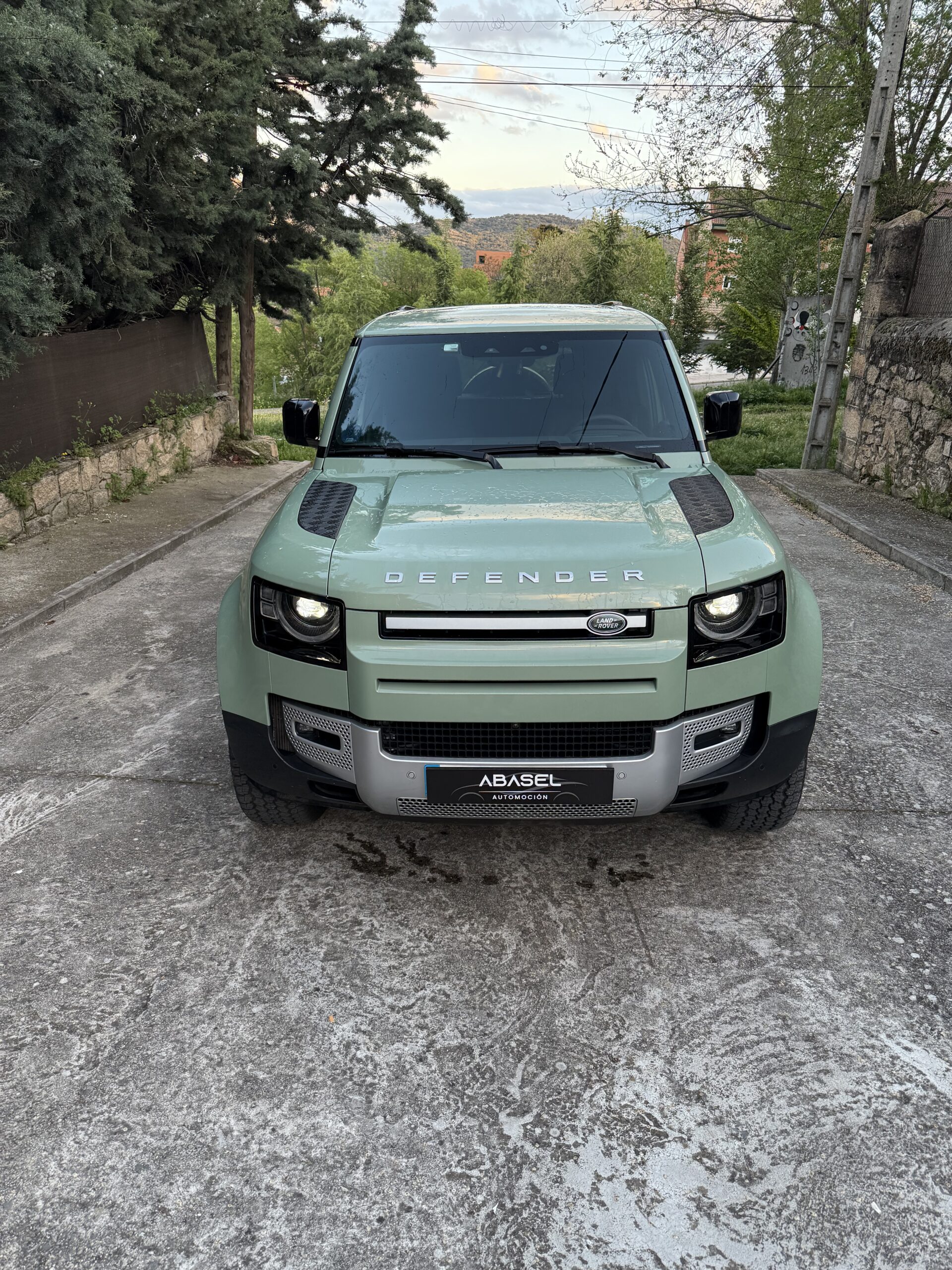 
								LAND-ROVER Defender 2.0 Si4 404 Limited Ed. 110 AT 4WD PHEV lleno									