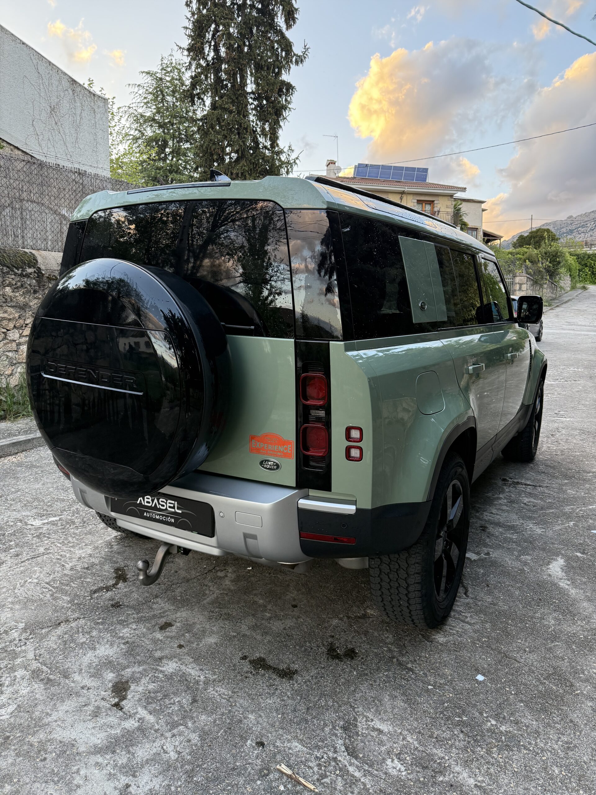 
								LAND-ROVER Defender 2.0 Si4 404 Limited Ed. 110 AT 4WD PHEV lleno									