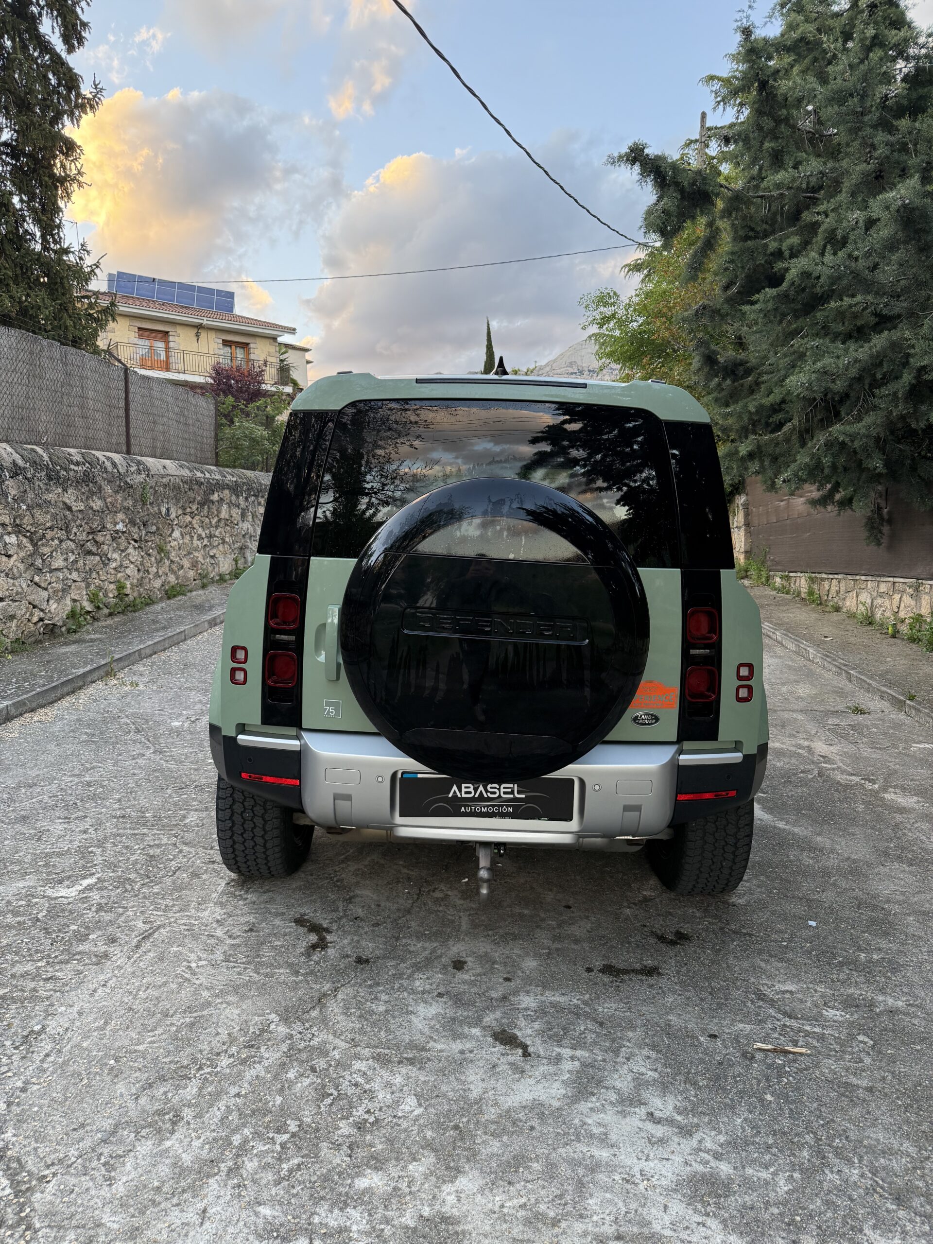 
								LAND-ROVER Defender 2.0 Si4 404 Limited Ed. 110 AT 4WD PHEV lleno									