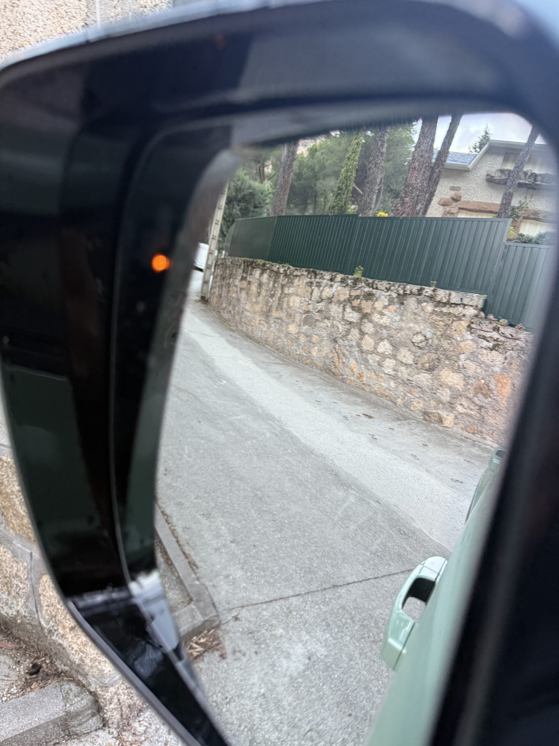 
								LAND-ROVER Defender 2.0 Si4 404 Limited Ed. 110 AT 4WD PHEV lleno									