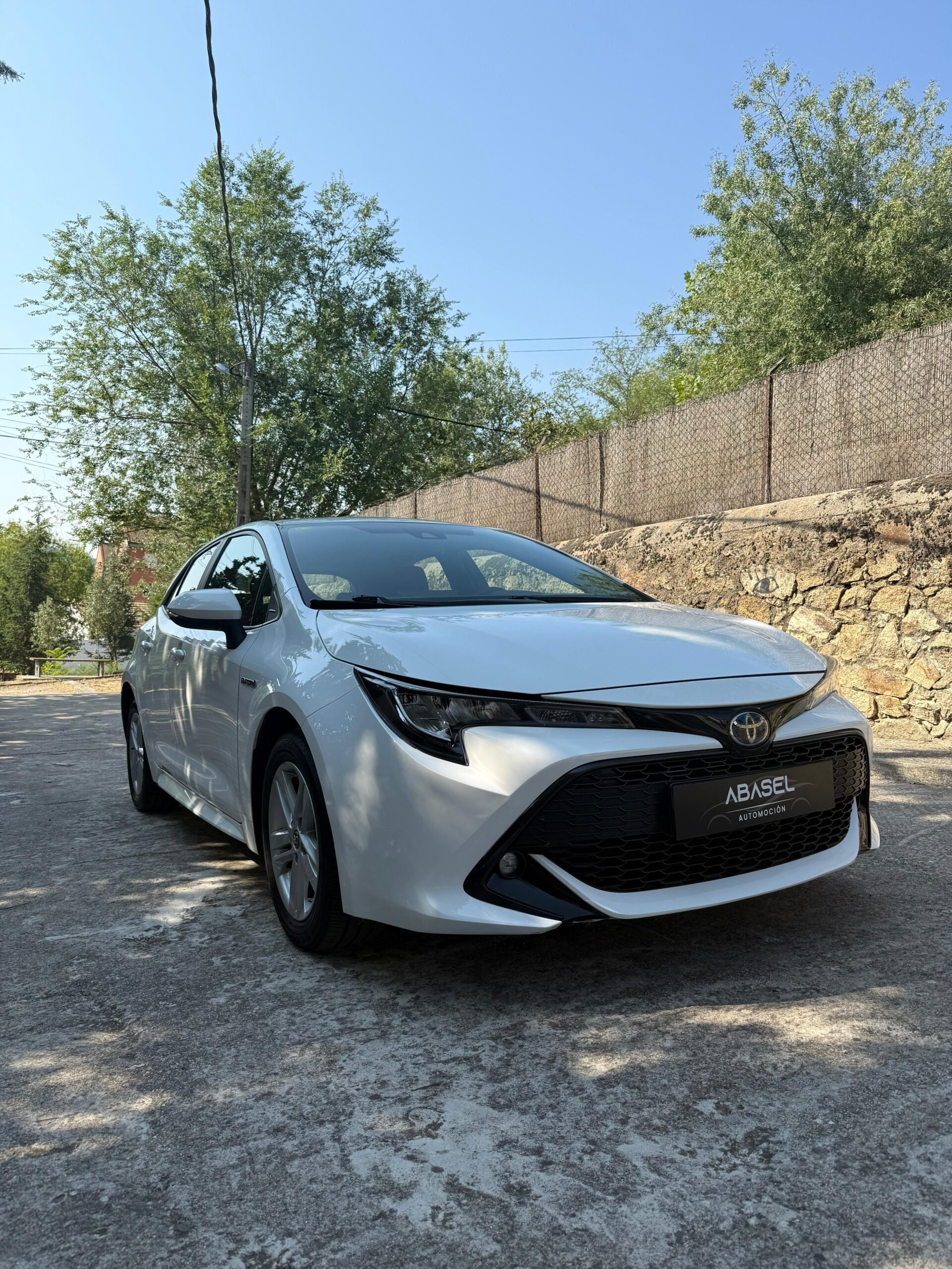 
								TOYOTA Corolla 1.8 125H ACTIVE TECH ECVT lleno									