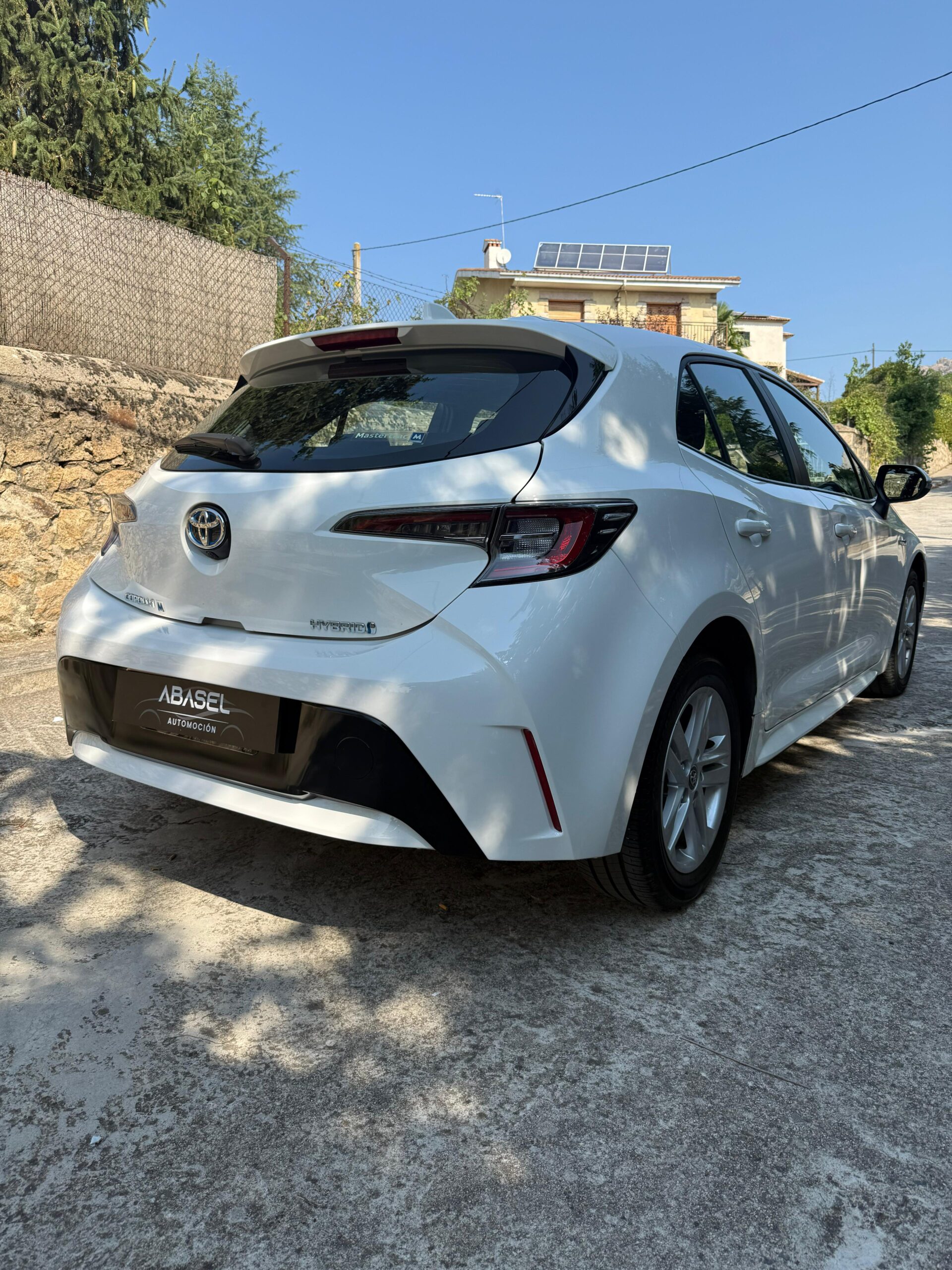 
								TOYOTA Corolla 1.8 125H ACTIVE TECH ECVT lleno									