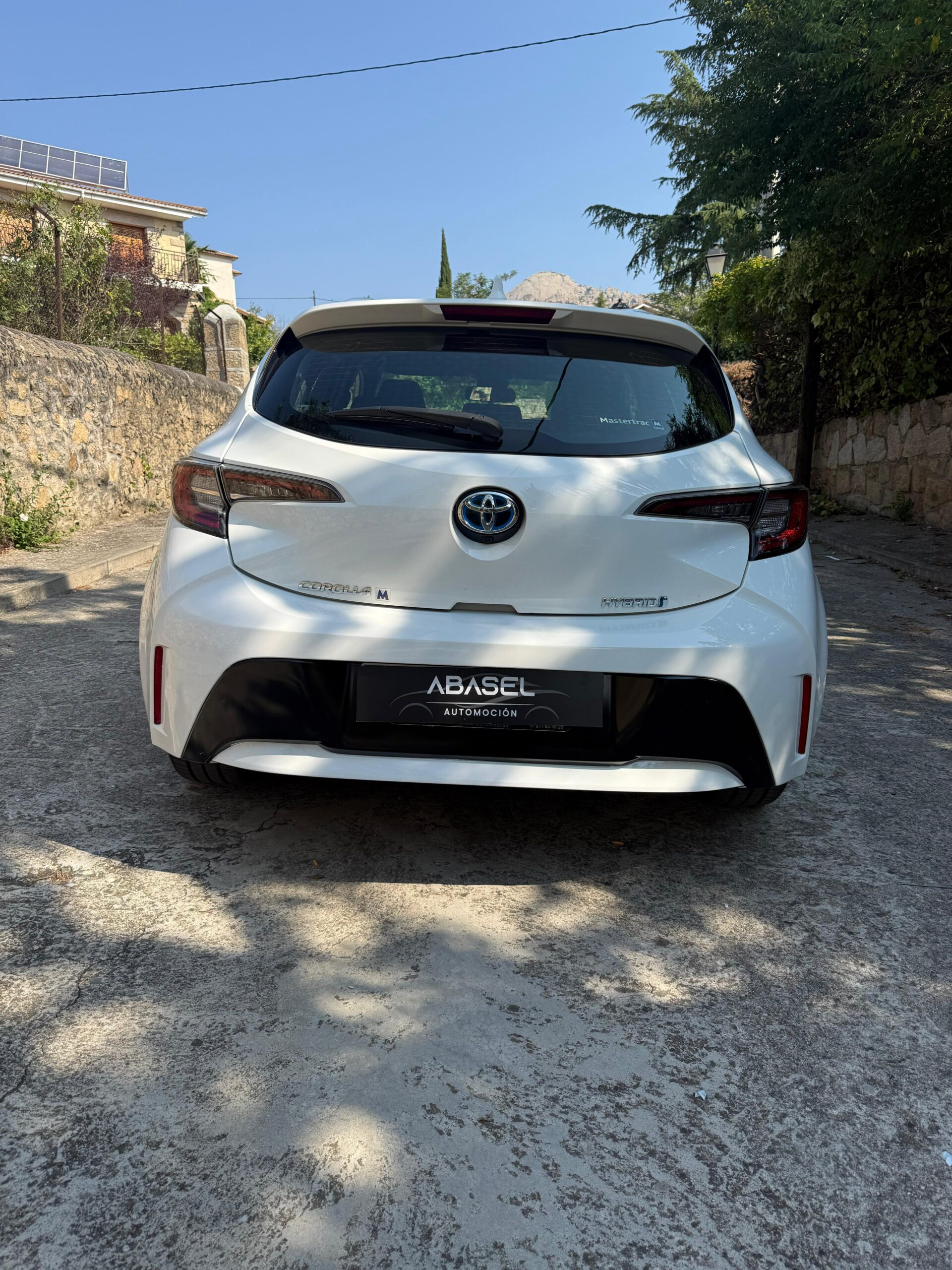 
								TOYOTA Corolla 1.8 125H ACTIVE TECH ECVT lleno									