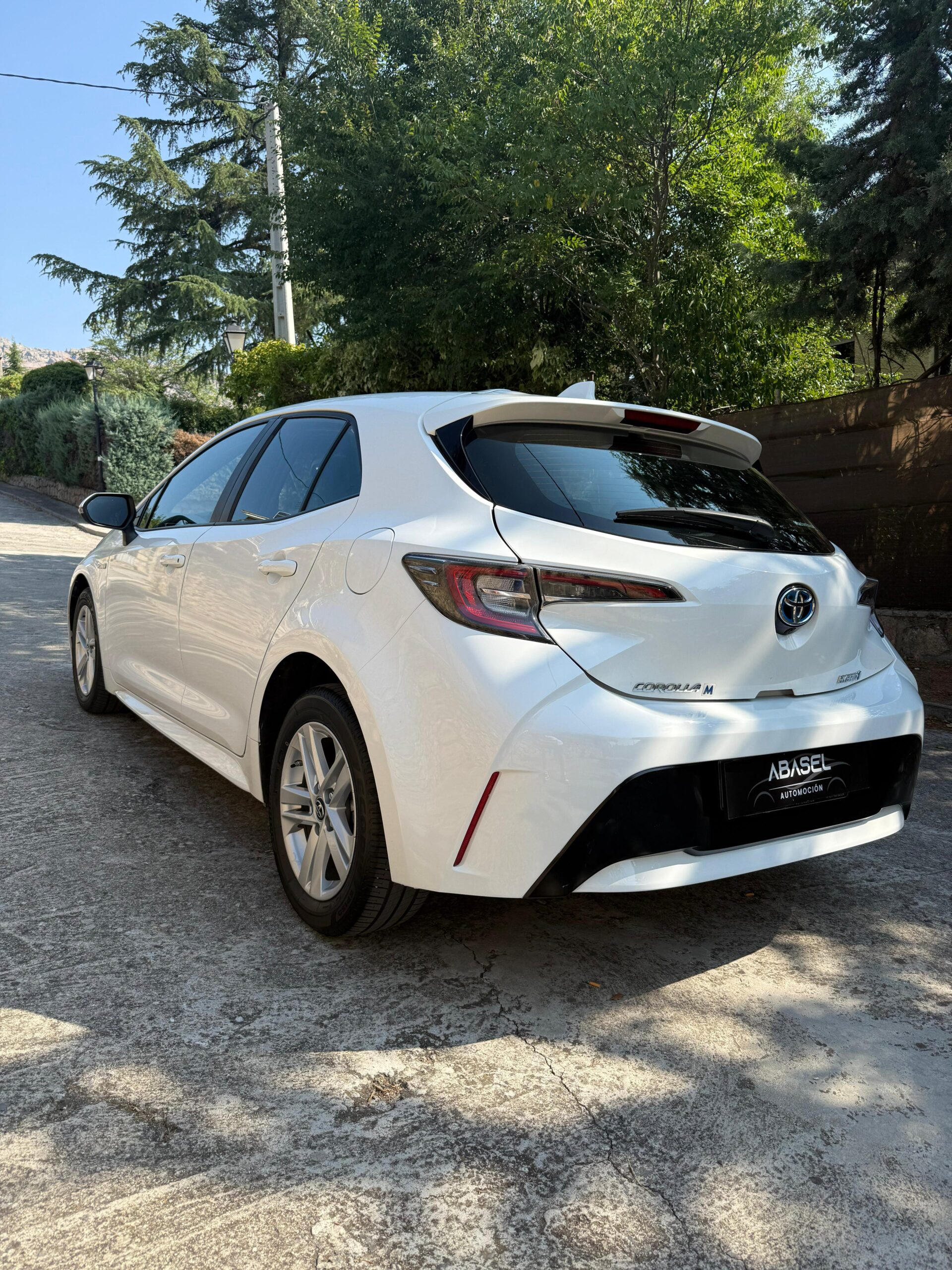 
								TOYOTA Corolla 1.8 125H ACTIVE TECH ECVT lleno									