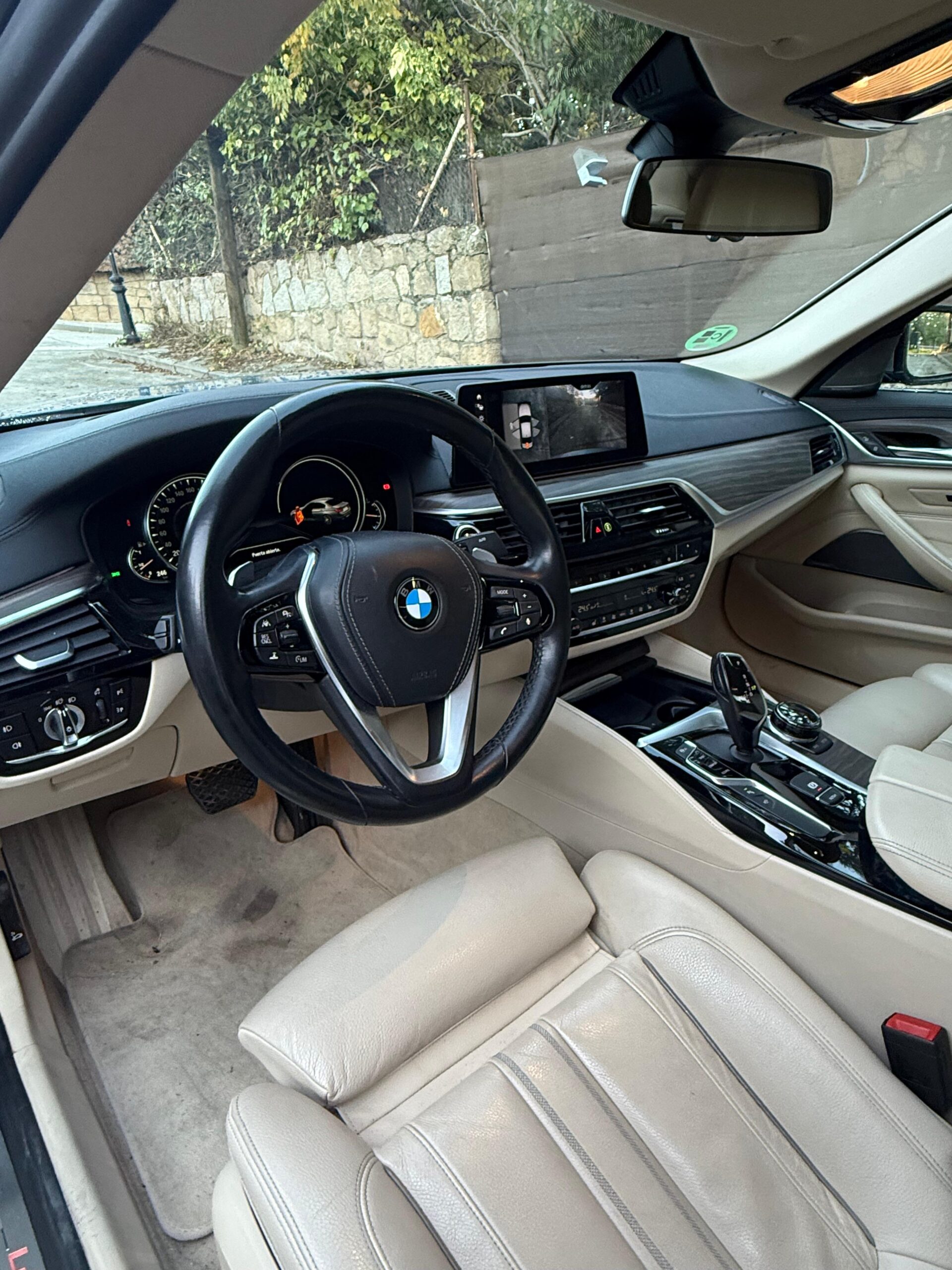 
								BMW 540i Xdrive Luxury 2018 lleno									