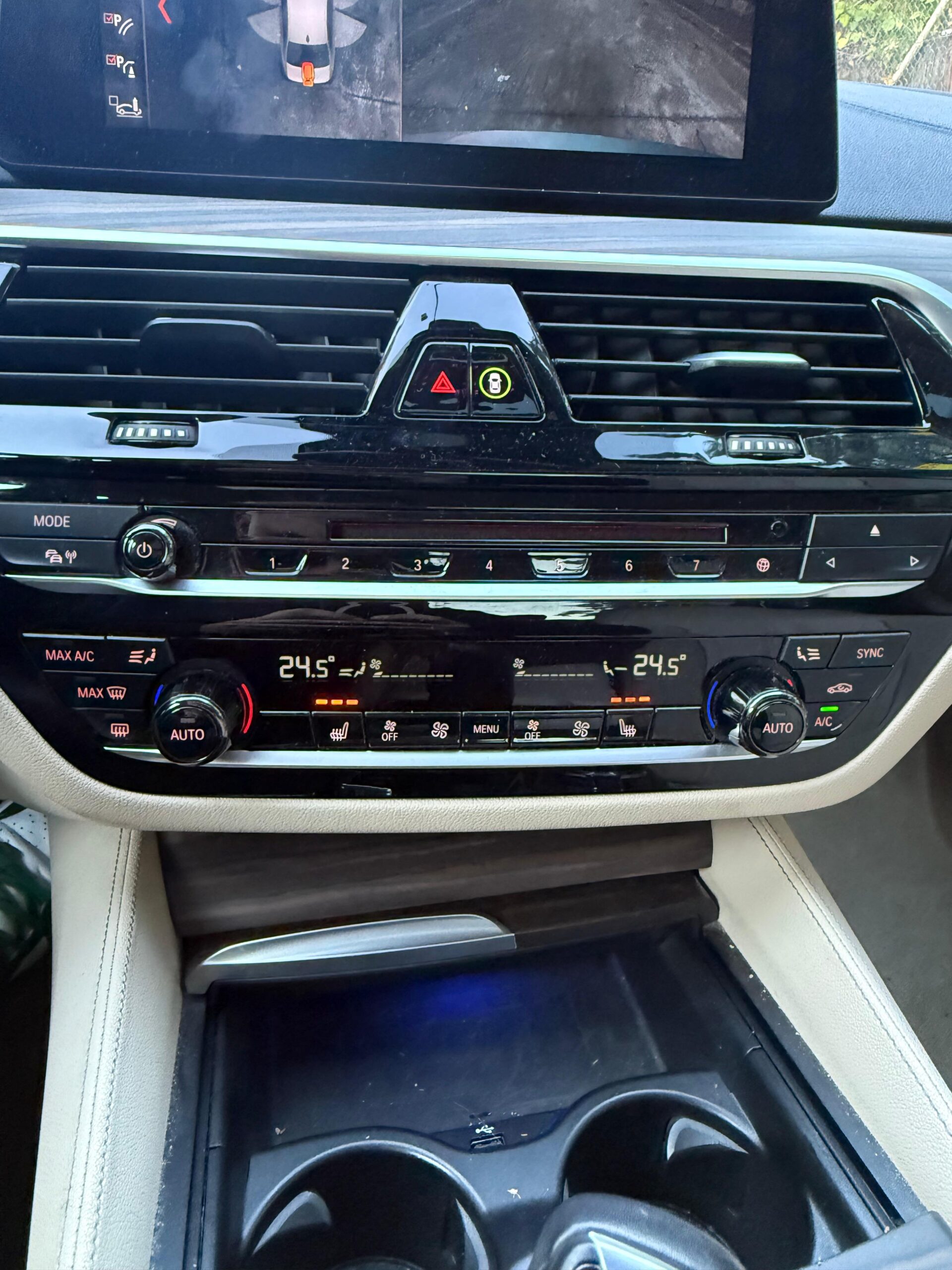 
								BMW 540i Xdrive Luxury 2018 lleno									