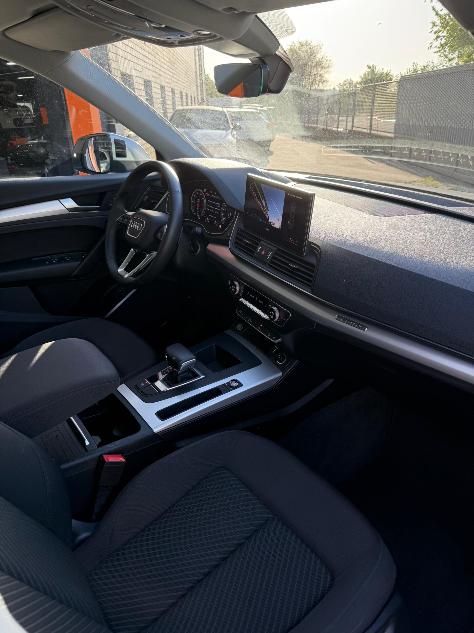 
								Se vende Audi Q5 2021 50 TFSI e Quattro Ultra en excelente estado lleno									