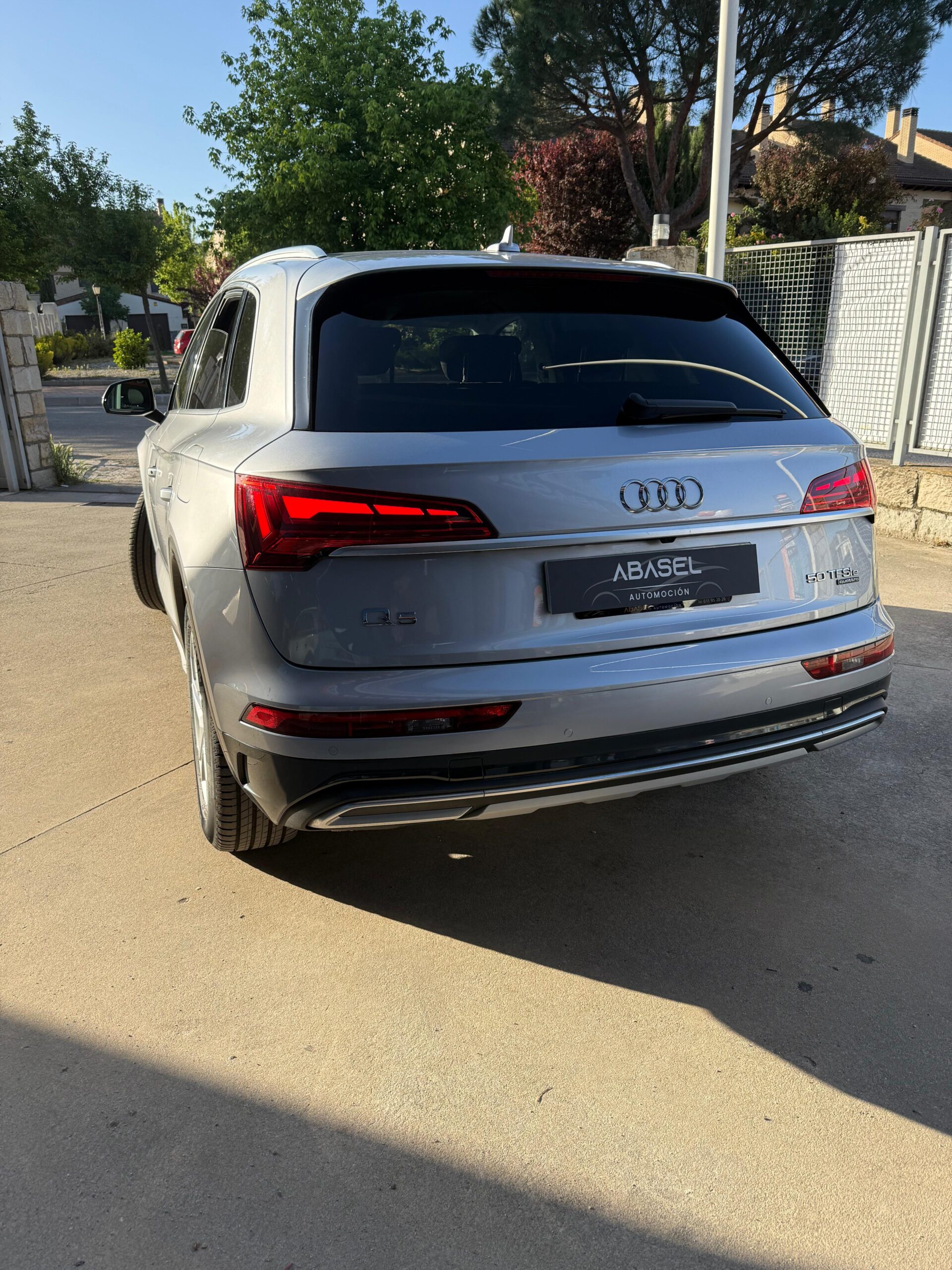 
								Se vende Audi Q5 2021 50 TFSI e Quattro Ultra en excelente estado lleno									