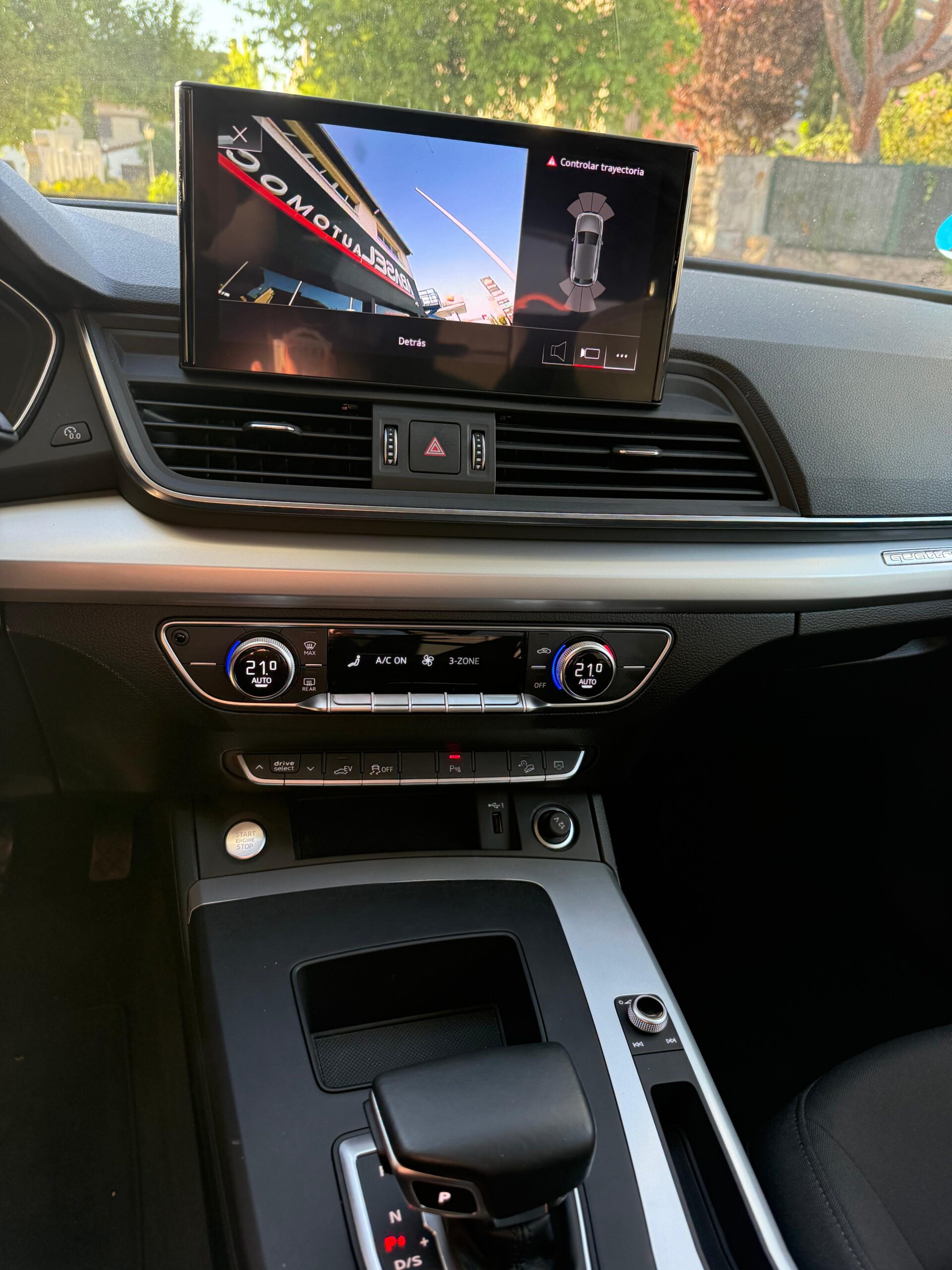 
								Se vende Audi Q5 2021 50 TFSI e Quattro Ultra en excelente estado lleno									
