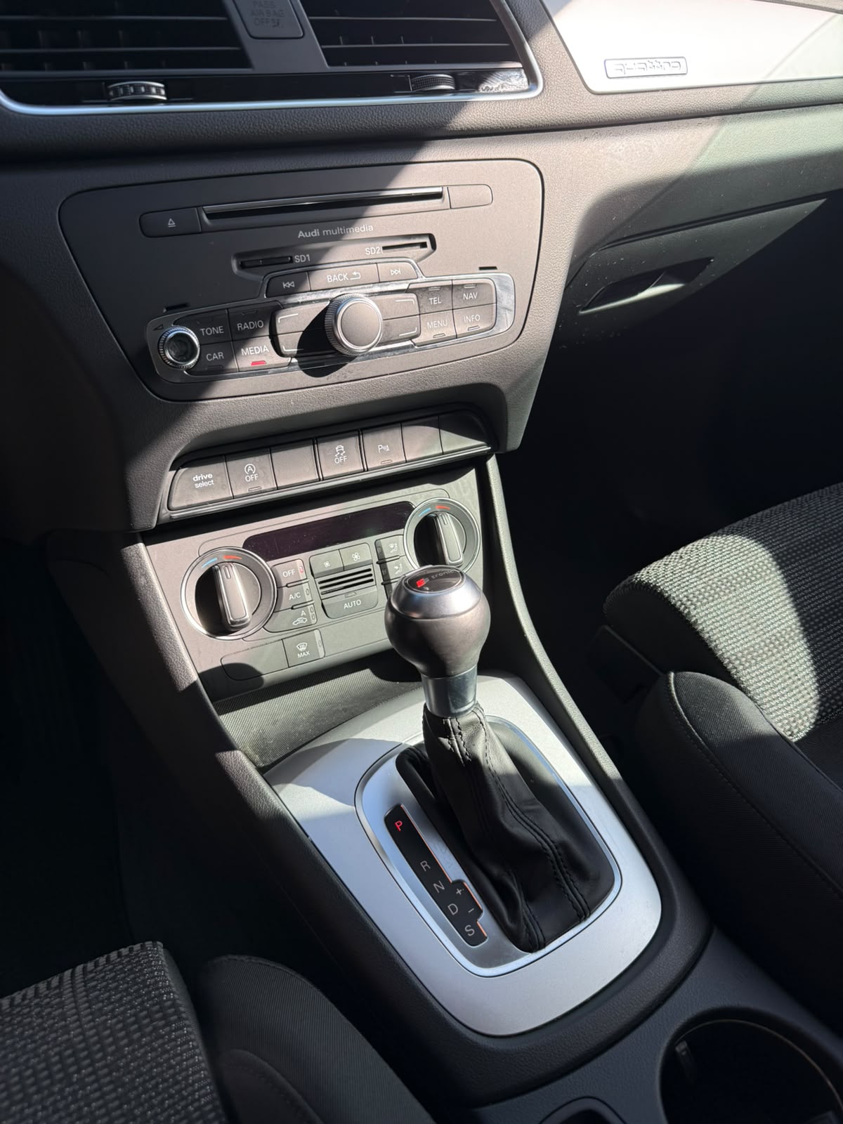 
								AUDI Q3 SPORT 2.0TFSI QUATTRO S-TRONIC lleno									