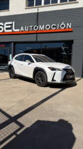 Lexus UX 250h 2021