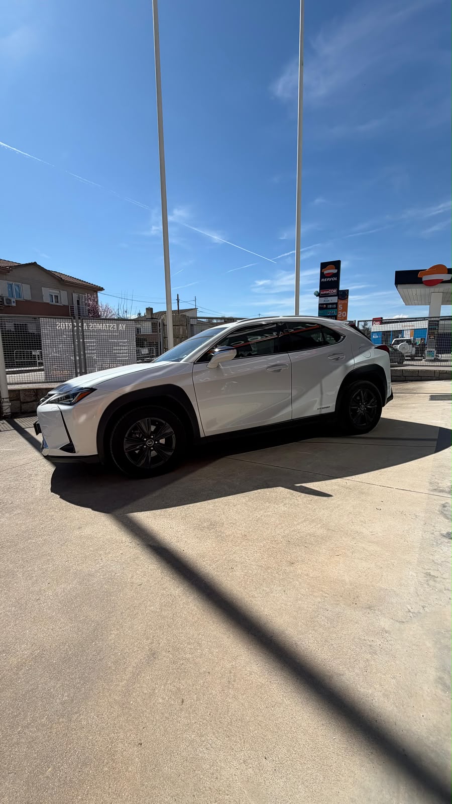 
								Lexus UX 250h 2021 lleno									