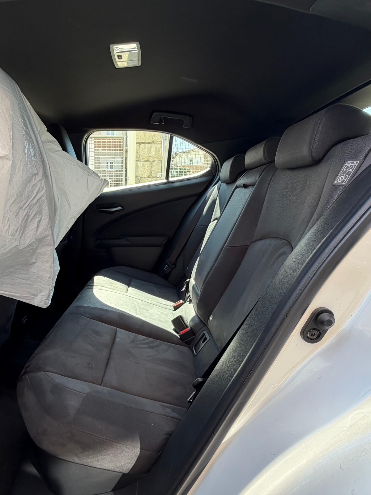 
								Lexus UX 250h 2021 lleno									